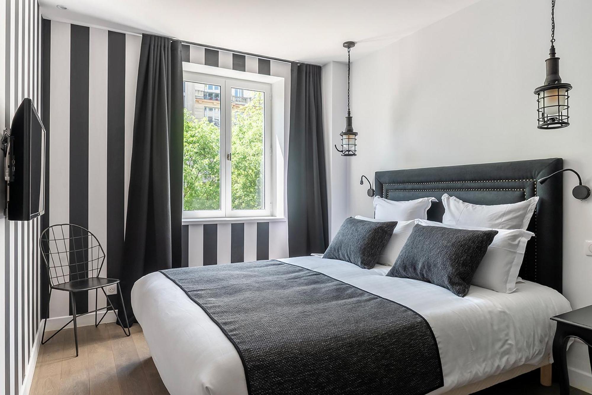 Apartment Nuit Insolite Au Love Be You Avec 1h De Jacuzzi Plus 1h De Love Et Nuit Au Be You Paris